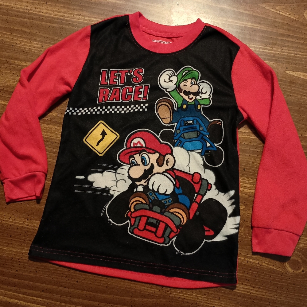 MARIO KART PAJAMA TOP - Size 8 // Nintendo Super Mario Bros Luigi race tee sleep